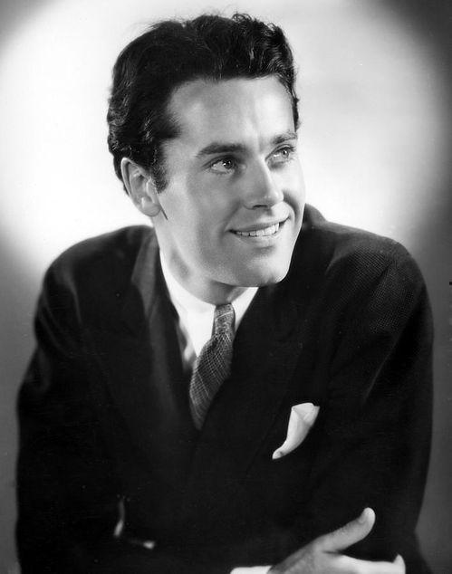 丹尼尔.亨利个人资料